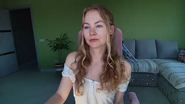 Snapshot of Cuddle_Cat chatting on 2, 7, 2026 Cuddle Cat online show from 2, 7, 2026