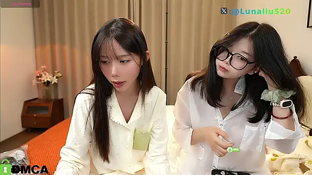 Luna520 online show from 10, 10, 2025