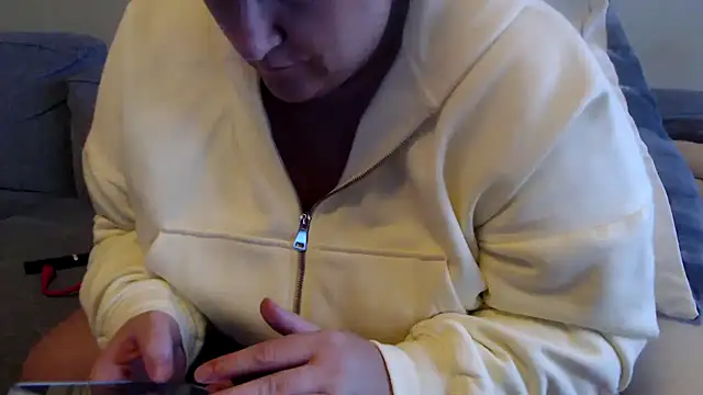 Snapshot of sweeti_Em chatting on 2, 7, 2026 sweeti Em online show from 2, 7, 2026