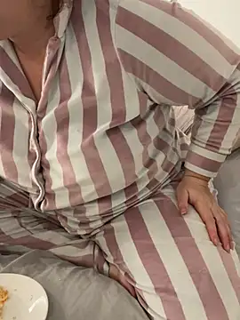 sweeti Em online show from 13, 3, 2026