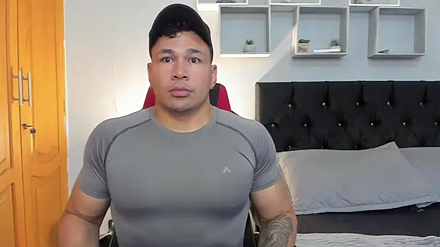 tyler hank01 online show from 13, 4, 2026