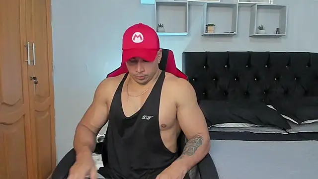 Snapshot of tyler_hank01 chatting on 17, 11, 2025 tyler hank01 online show from 17, 11, 2025