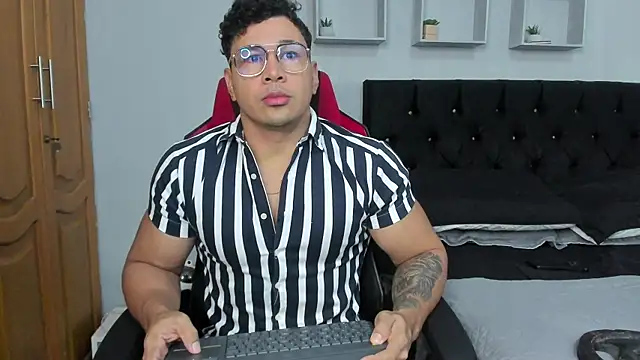 tyler hank01 online show from 4, 12, 2025