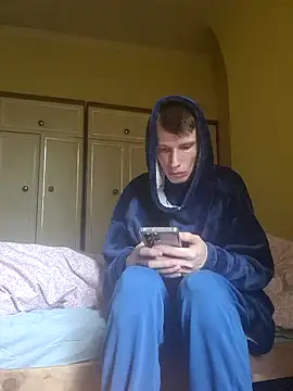 Snapshot of LuxxFin chatting on 5, 11, 2025 LuxxFin online show from 5, 11, 2025