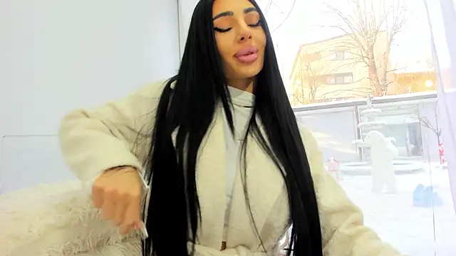 Britney Charm  online show from 15, 1, 2026