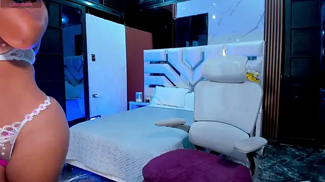 Snapshot of KiaMiller chatting on 25, 9, 2025 KiaMiller online show from 25, 9, 2025