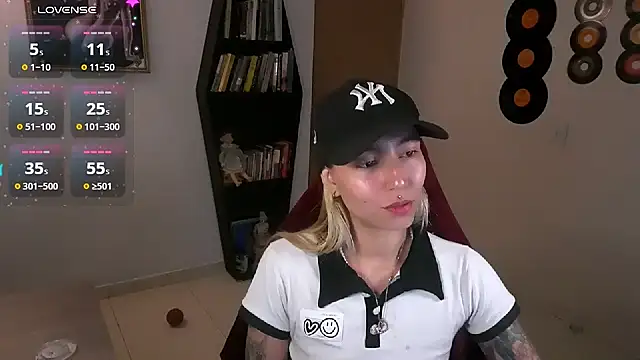 Saucy Jenn online show from 27, 9, 2025