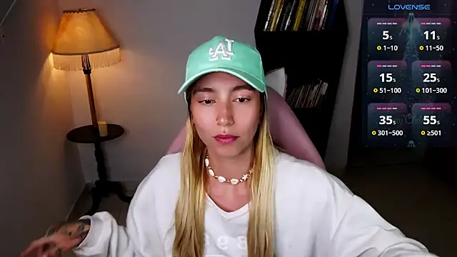 Saucy Jenn online show from 9, 1, 2026