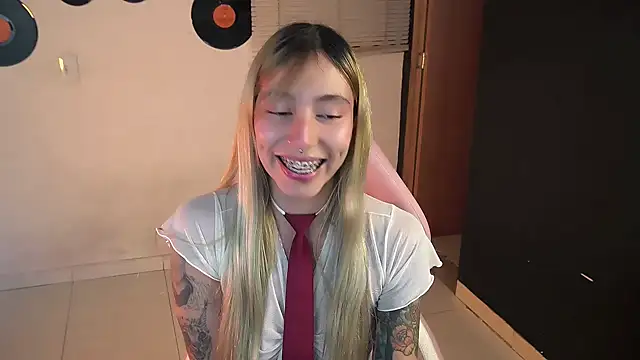 Snapshot of Saucy_Jenn chatting on 22, 5, 2026 Saucy Jenn online show from 22, 5, 2026