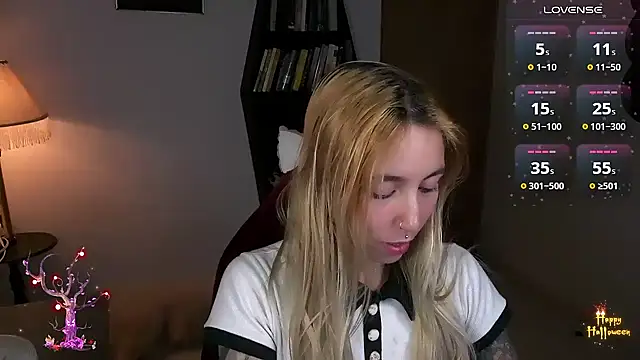 Saucy Jenn online show from 30, 10, 2025