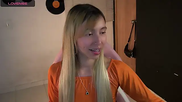 Snapshot of Saucy_Jenn chatting on 7, 6, 2026 Saucy Jenn online show from 7, 6, 2026