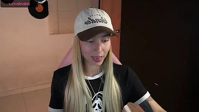 Saucy Jenn online show from 21, 6, 2026