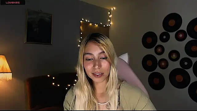 Saucy Jenn online show from 1, 3, 2025