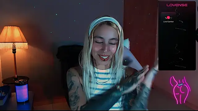 Saucy Jenn online show from 25, 12, 2024