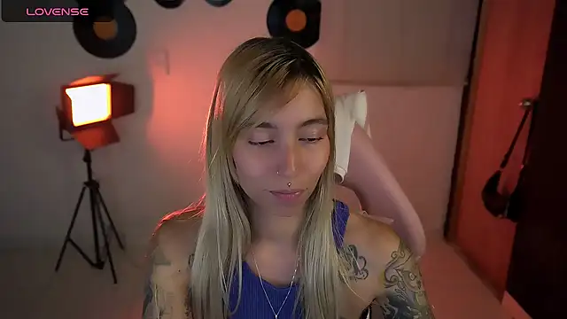 Saucy Jenn online show from 12, 4, 2026