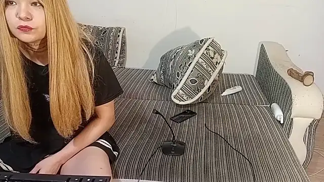 Snapshot of LuxMelys chatting on 23, 11, 2025 LuxMelys online show from 23, 11, 2025