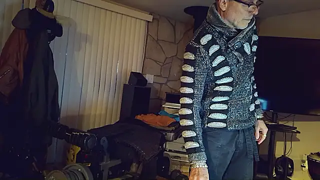 Snapshot of MoonDancer chatting on 2, 12, 2025 MoonDancer online show from 2, 12, 2025