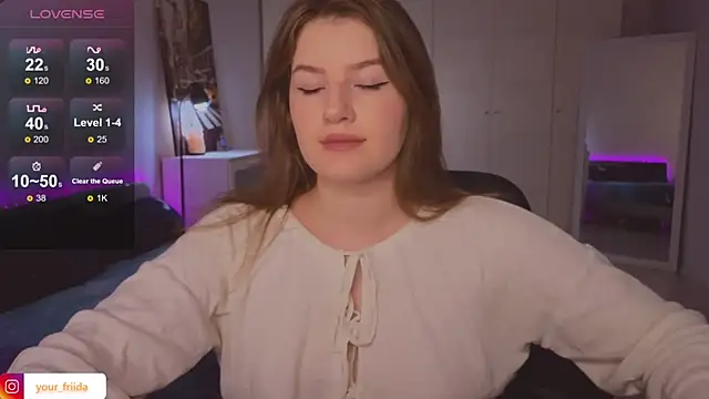 Snapshot of alwaysfrida chatting on 11, 11, 2025 alwaysfrida online show from 11, 11, 2025