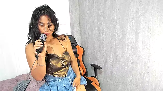 Valentinne z online show from 8, 2, 2025