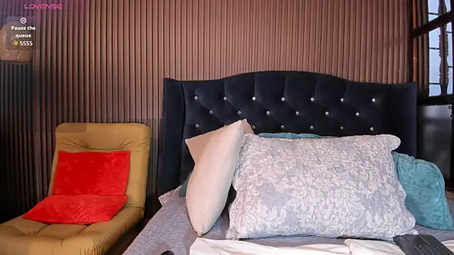 JuliaDawson  online show from 27, 11, 2025