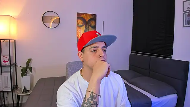 Snapshot of alejandro_calderon1 chatting on 8, 7, 2026 alejandro calderon1 online show from 8, 7, 2026