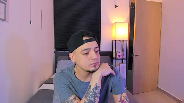 Snapshot of alejandro_calderon1 chatting on 30, 4, 2026 alejandro calderon1 online show from 30, 4, 2026