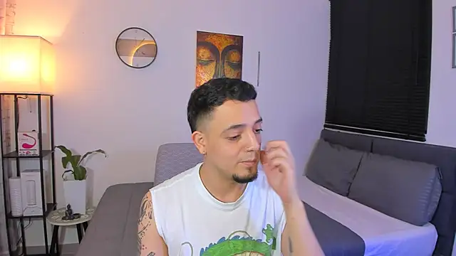 Snapshot of alejandro_calderon1 chatting on 20, 5, 2026 alejandro calderon1 online show from 20, 5, 2026