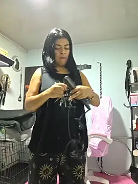 Snapshot of Hannah-grace chatting on 3, 11, 2025 Hannah-grace online show from 3, 11, 2025