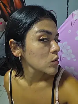 Snapshot of Hannah-grace chatting on 13, 11, 2025 Hannah-grace online show from 13, 11, 2025