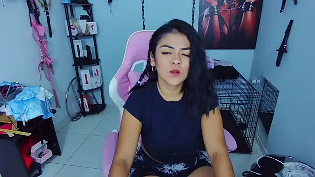 Snapshot of Hannah-grace chatting on 11, 10, 2025 Hannah-grace online show from 11, 10, 2025