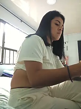 Snapshot of Hannah-grace chatting on 14, 10, 2025 Hannah-grace online show from 14, 10, 2025