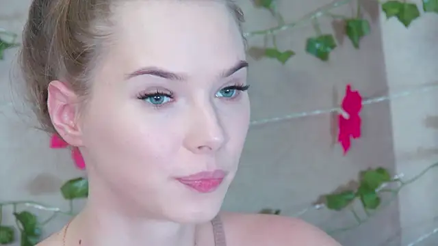 Snapshot of GentleRossi chatting on 8, 10, 2025 GentleRossi online show from 8, 10, 2025