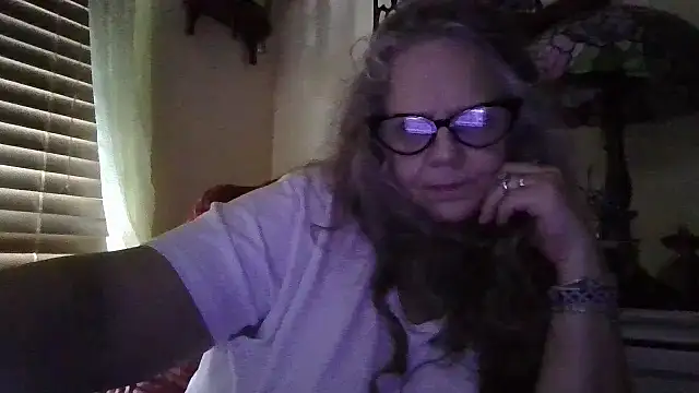 Snapshot of DestineeLoverGirl chatting on 18, 4, 2026 DestineeLoverGirl online show from 18, 4, 2026