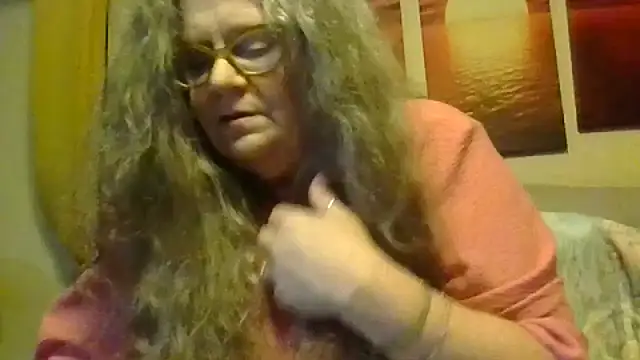 Snapshot of DestineeLoverGirl chatting on 1, 7, 2026 DestineeLoverGirl online show from 1, 7, 2026