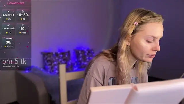 Snapshot of Chanel_Gill chatting on 8, 2, 2025 Chanel Gill online show from 8, 2, 2025
