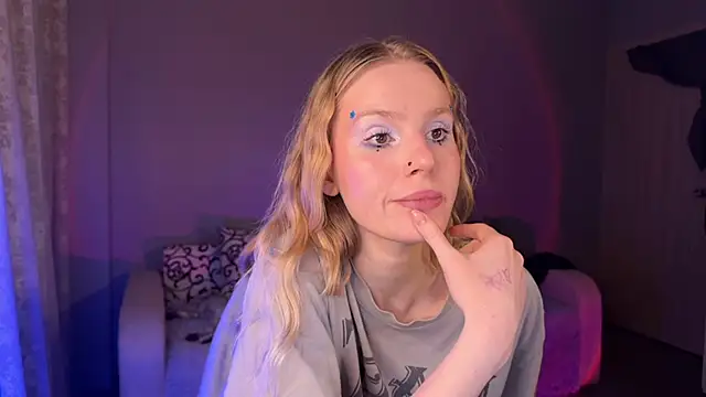 Snapshot of Chanel_Gill chatting on 10, 9, 2025 Chanel Gill online show from 10, 9, 2025