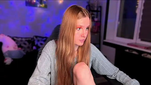 Chanel Gill online show from 13, 12, 2025