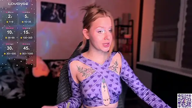 Chanel Gill online show from 24, 11, 2025