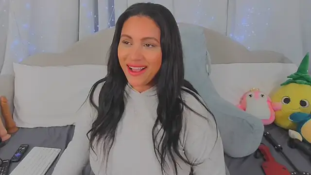 Snapshot of MeghanXO chatting on 15, 5, 2026 MeghanXO online show from 15, 5, 2026