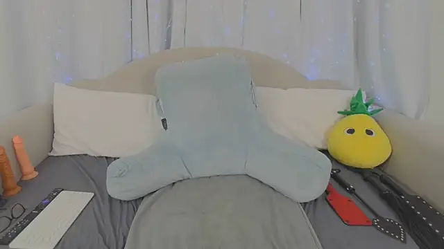 MeghanXO online show from 4, 3, 2026