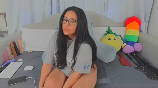 MeghanXO online show from 21, 4, 2026