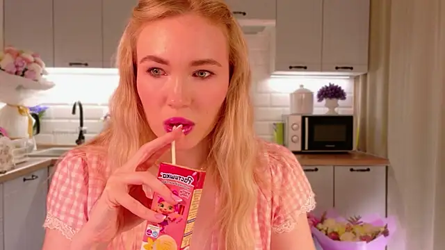 Snapshot of Veronika_Mitchel chatting on 29, 11, 2025 Veronika Mitchel online show from 29, 11, 2025