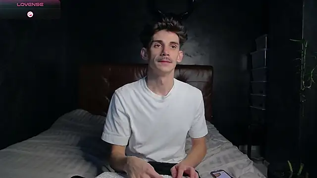 Snapshot of DanielCrush1 chatting on 27, 11, 2025 DanielCrush1 online show from 27, 11, 2025