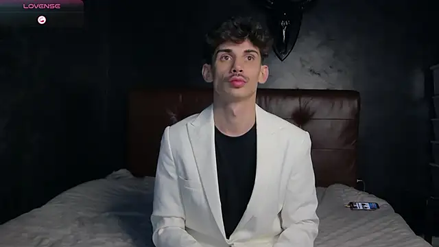 Snapshot of DanielCrush1 chatting on 28, 11, 2025 DanielCrush1 online show from 28, 11, 2025