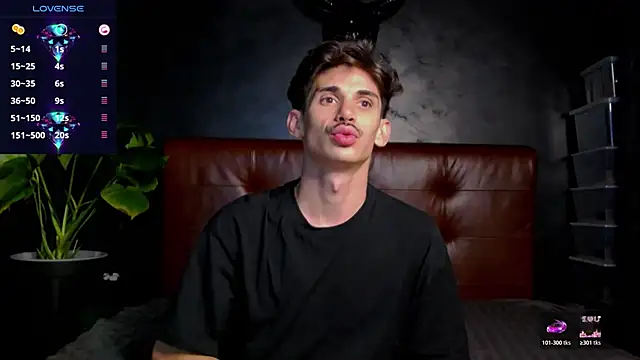 Snapshot of DanielCrush1 chatting on 1, 11, 2025 DanielCrush1 online show from 1, 11, 2025