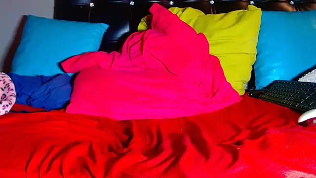 Snapshot of Queenofthenightx chatting on 14, 10, 2025 Queenofthenightx online show from 14, 10, 2025