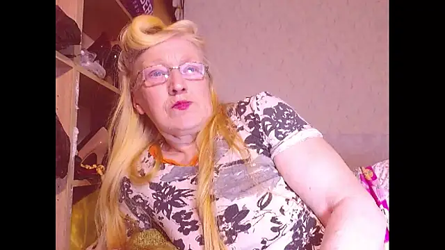 MadamBombShell online show from 8, 2, 2025