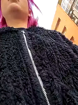 Snapshot of KarlaLuar_ chatting on 18, 12, 2024 KarlaLuar  online show from 18, 12, 2024