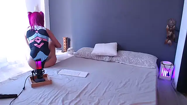 Snapshot of KarlaLuar_ chatting on 13, 12, 2024 KarlaLuar  online show from 13, 12, 2024