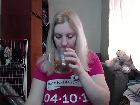 BustyBlond online show from 4, 3, 2025